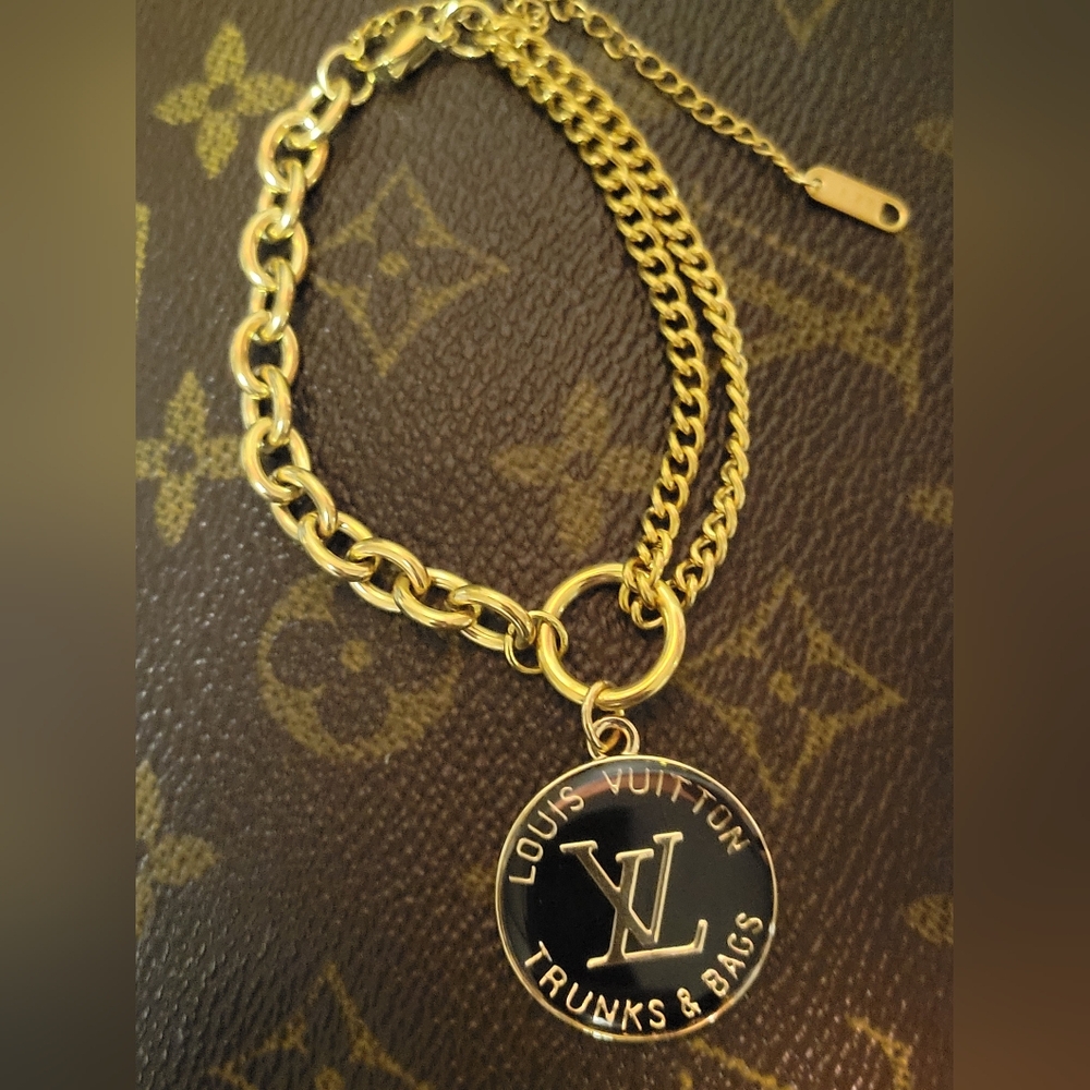 Black/Gold Trunks & Bags, Adjustable Stainless Steel Gold Plated Bracelet